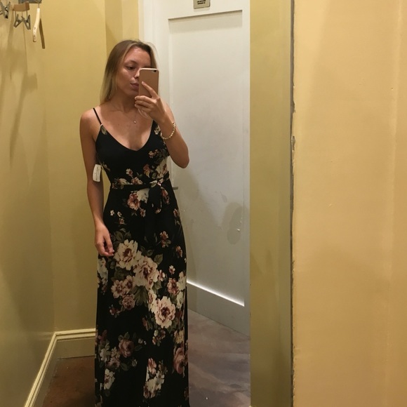 NEW Windsor Dark and Floral Maxi Dress - Picture 3 of 3